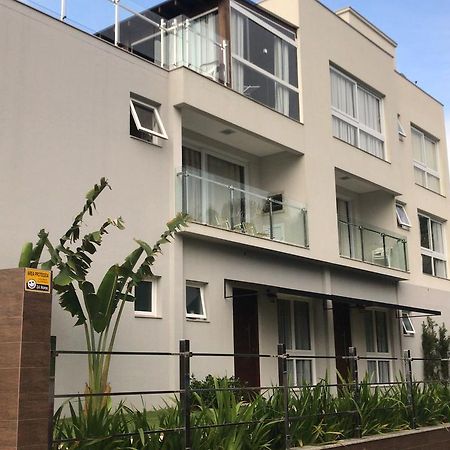 Morada Do Estaleiro Hotel บัลเนอาริโอ กังโบริว ภายนอก รูปภาพ